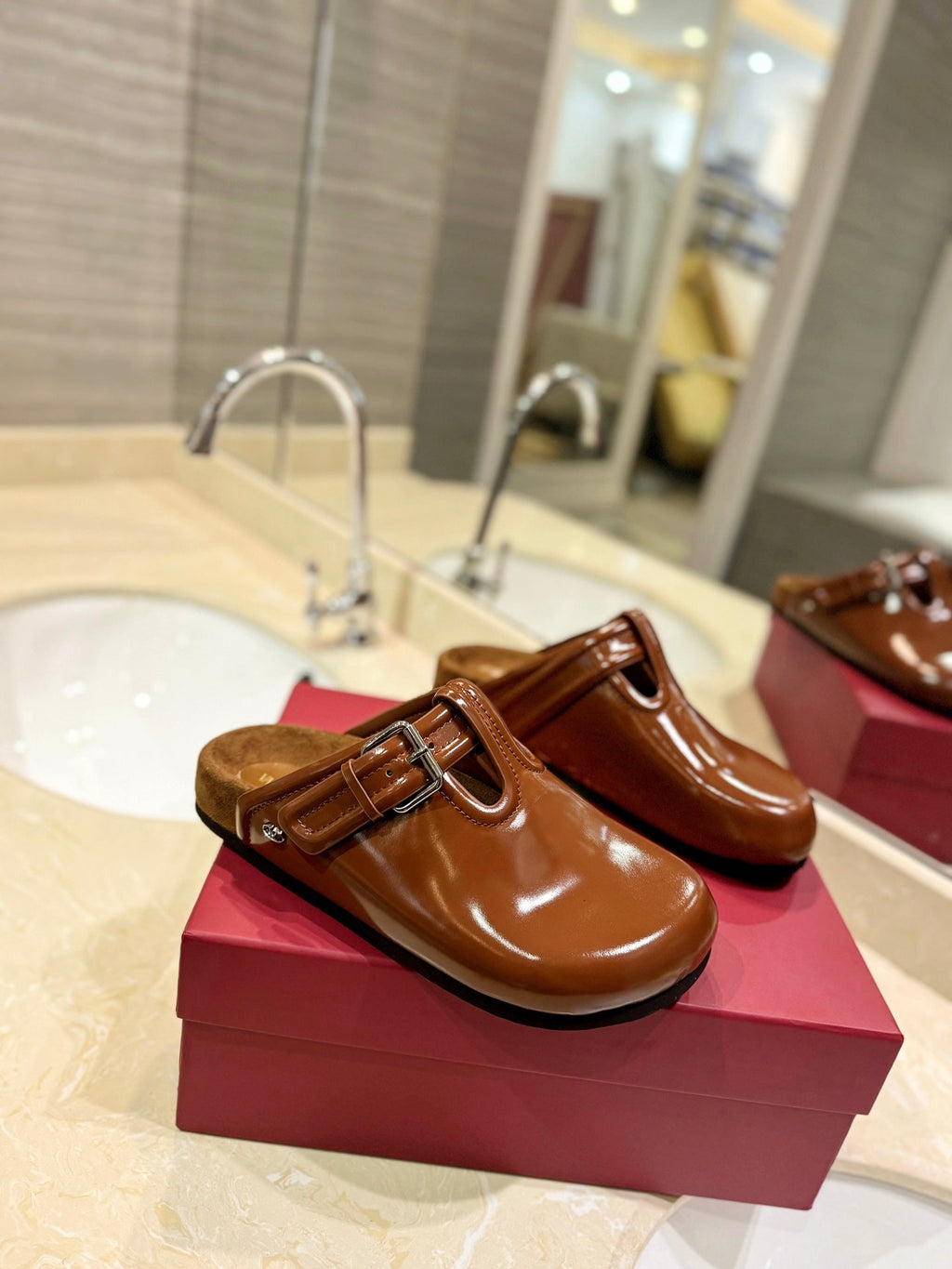 VL Fussfriend Bronze Brown Patent Calfskin Leather Sabot
