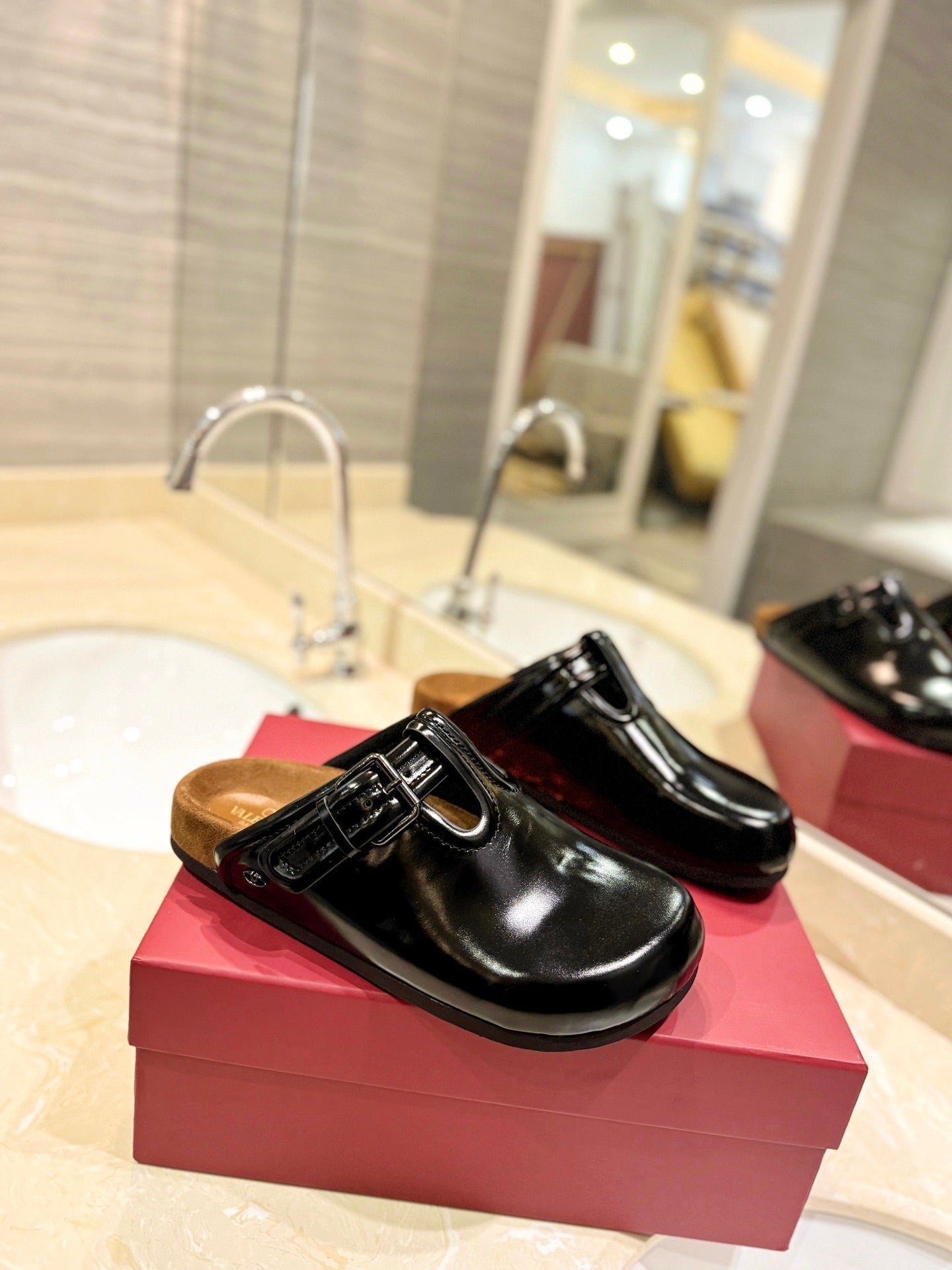VL Fussfriend Black Patent Calfskin Leather Sabot