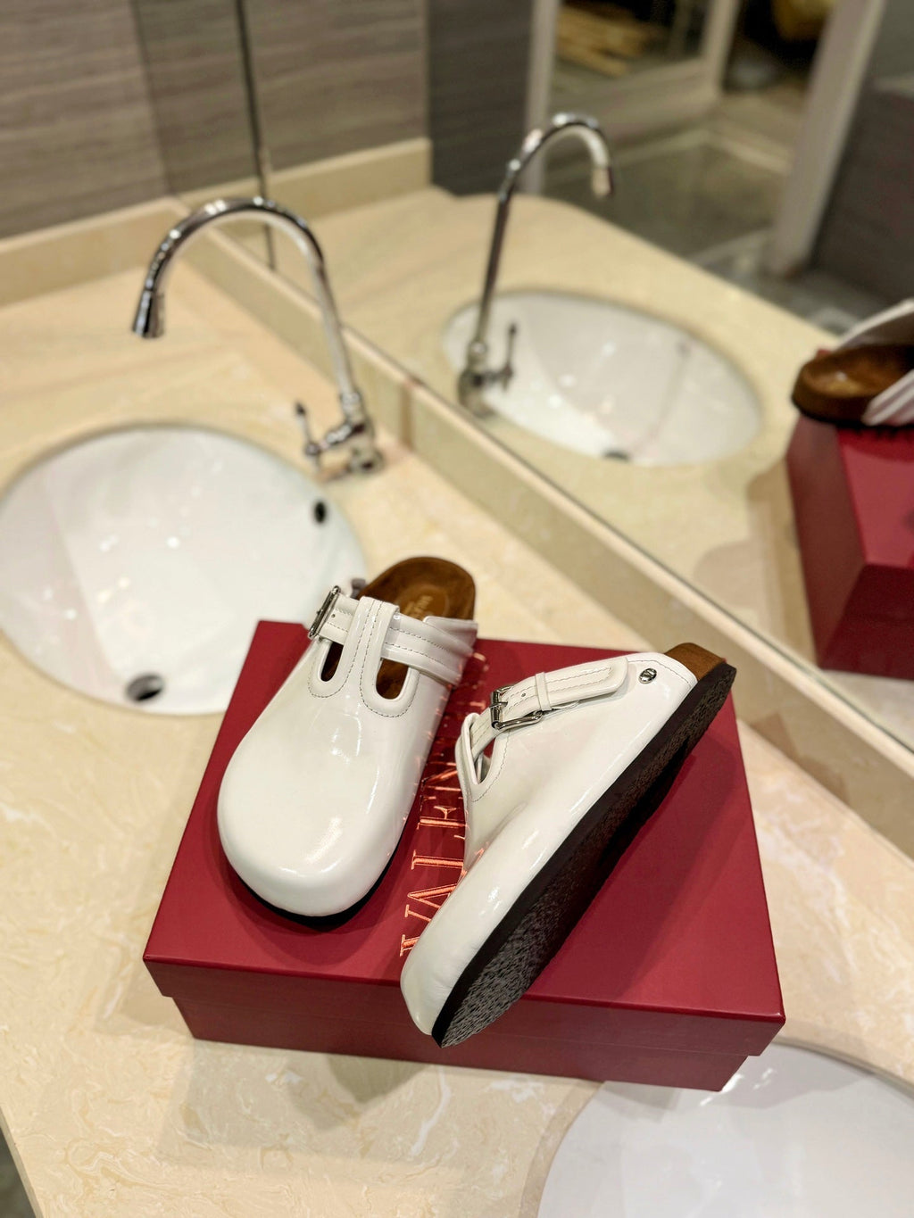 VL Fussfriend White Patent Calfskin Leather Sabot