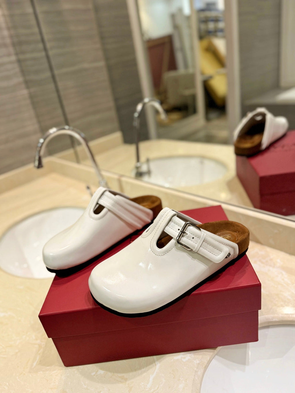 VL Fussfriend White Patent Calfskin Leather Sabot