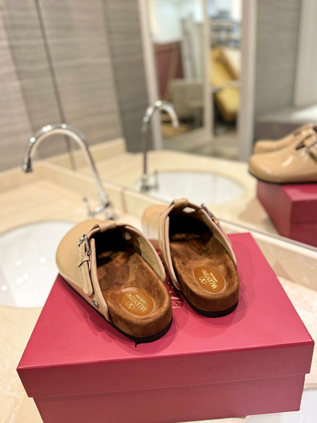 VL Fussfriend Camel Brown Patent Calfskin Leather Sabot