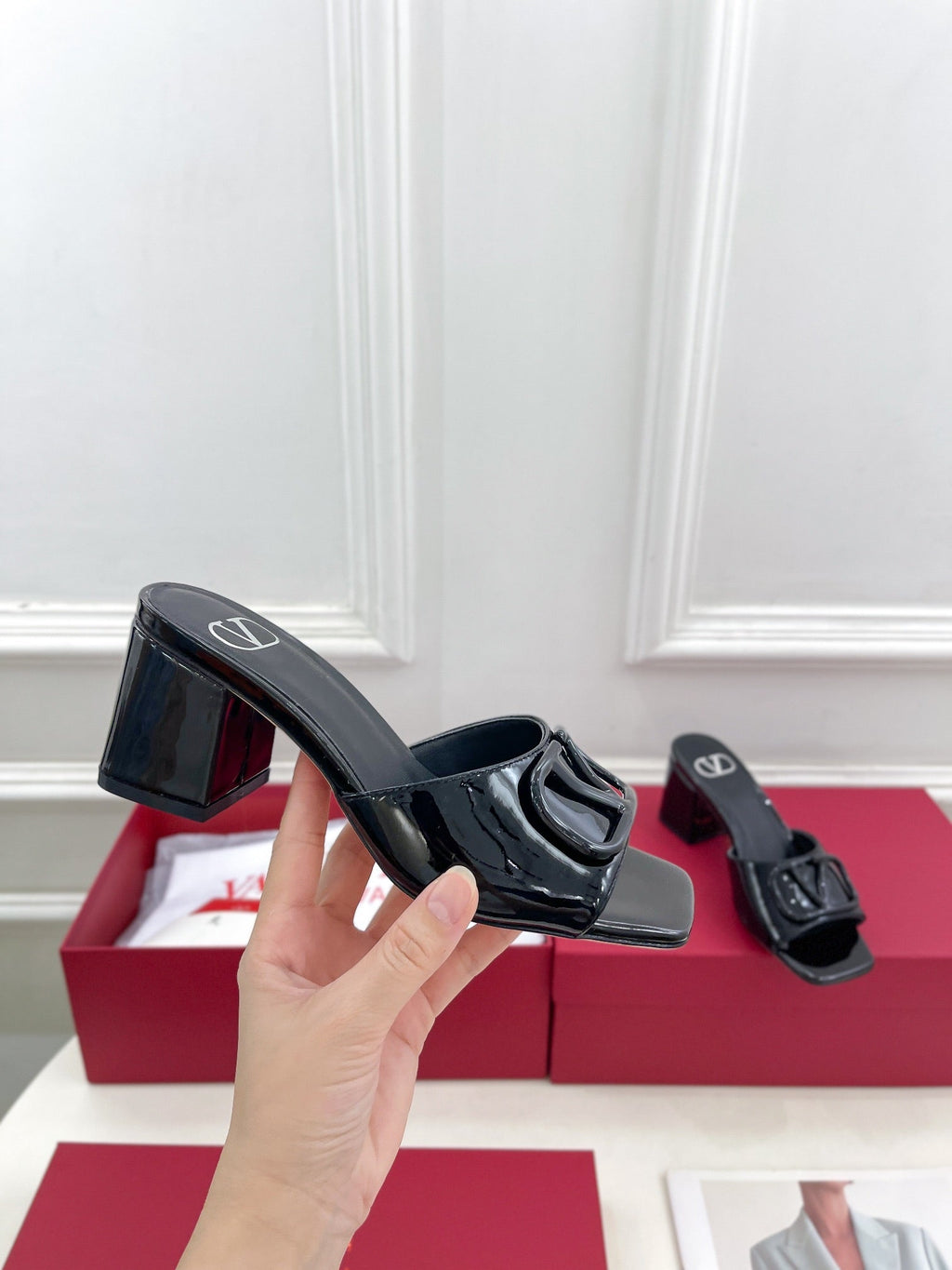 Vlogo 60 Patent Sandal Black Leather
