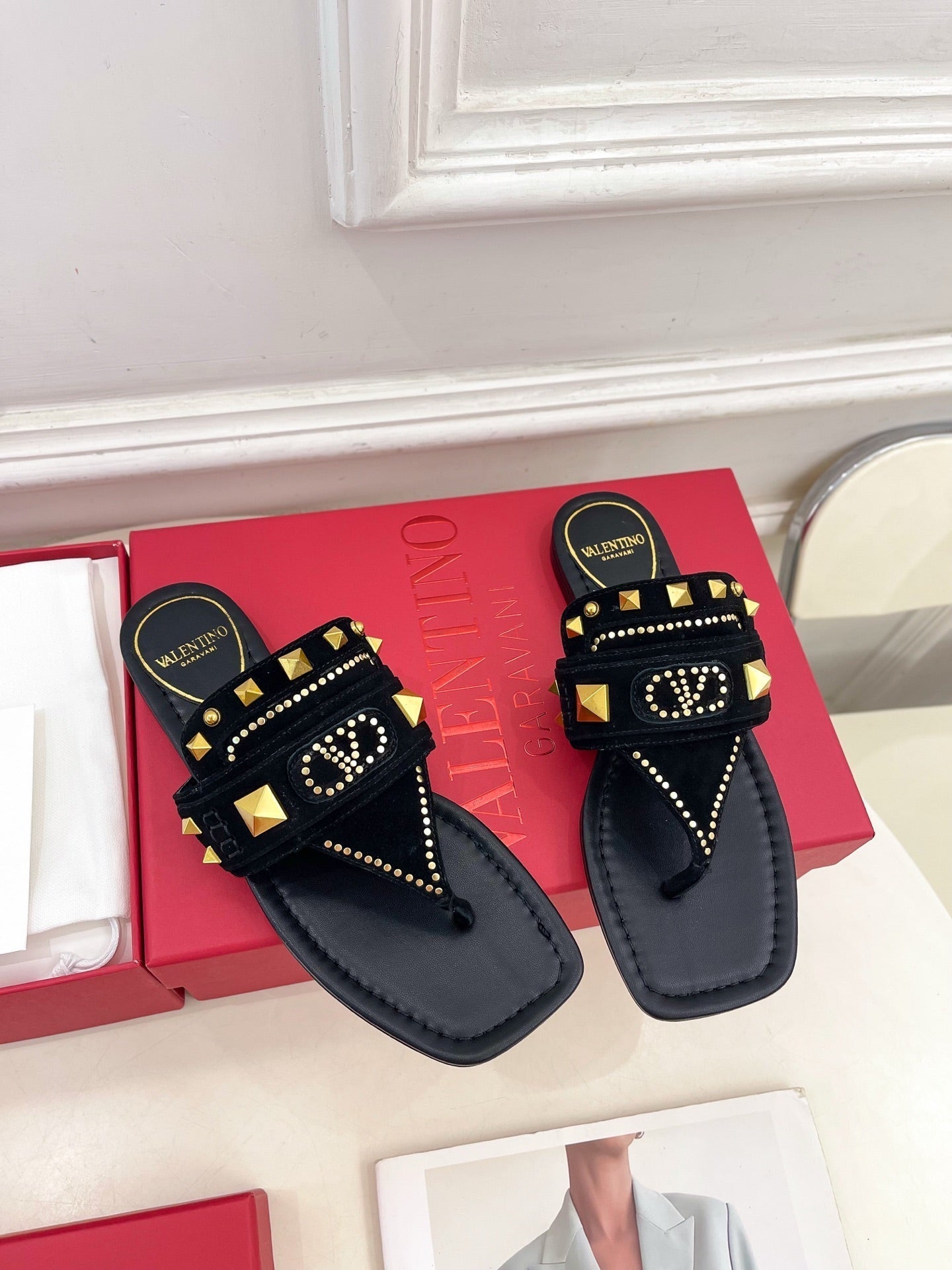 Plaster Caster Buffalo Thong Sandal Black Suede Calfskin And Cowhide 307472