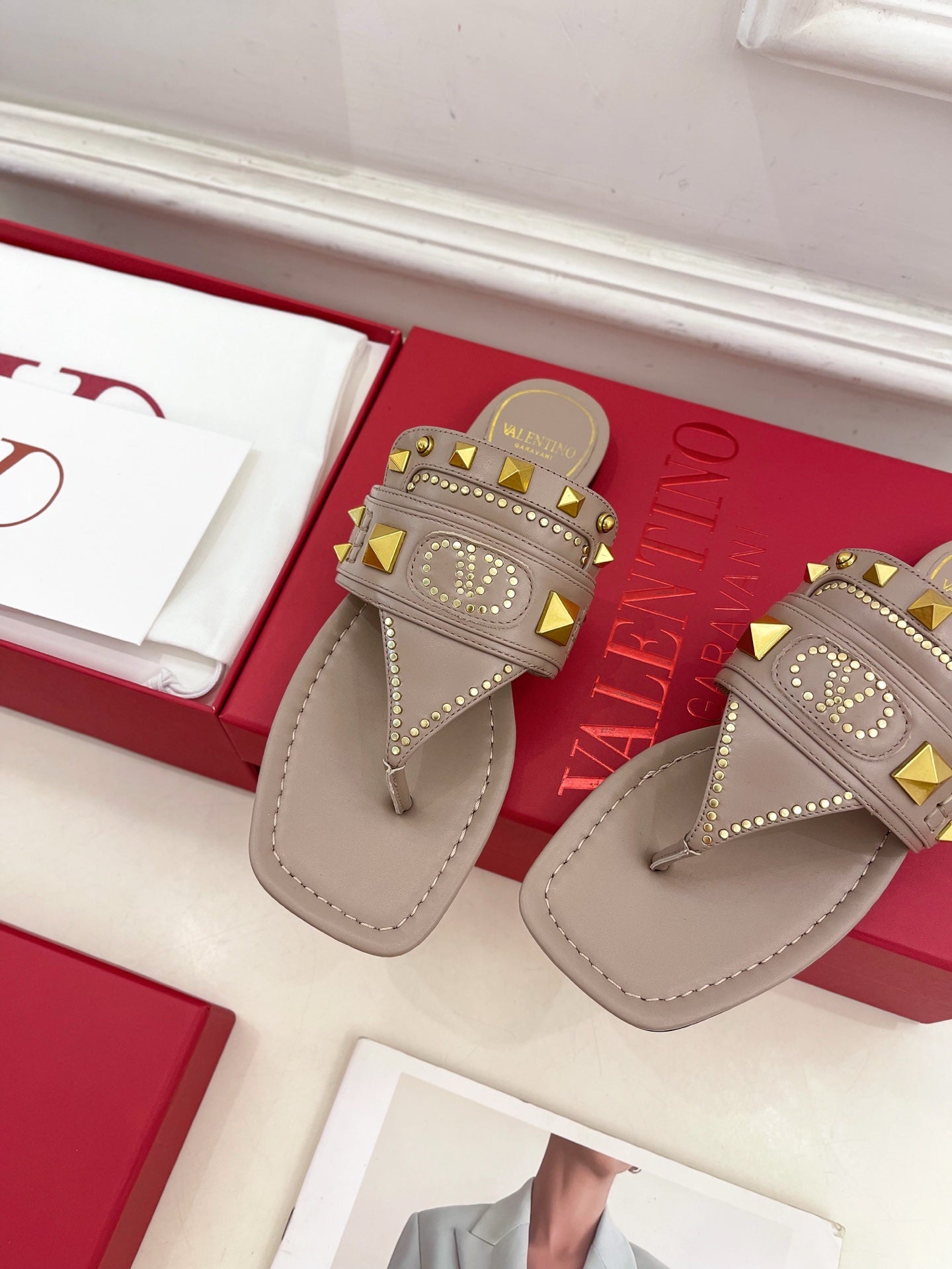 Plaster Caster Buffalo Thong Sandal Rose Cannelle Calfskin And Cowhide 307476