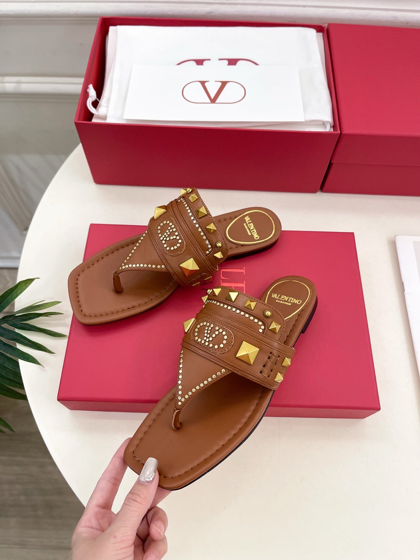 Plaster Caster Buffalo Thong Sandal Tan Calfskin And Cowhide 307477