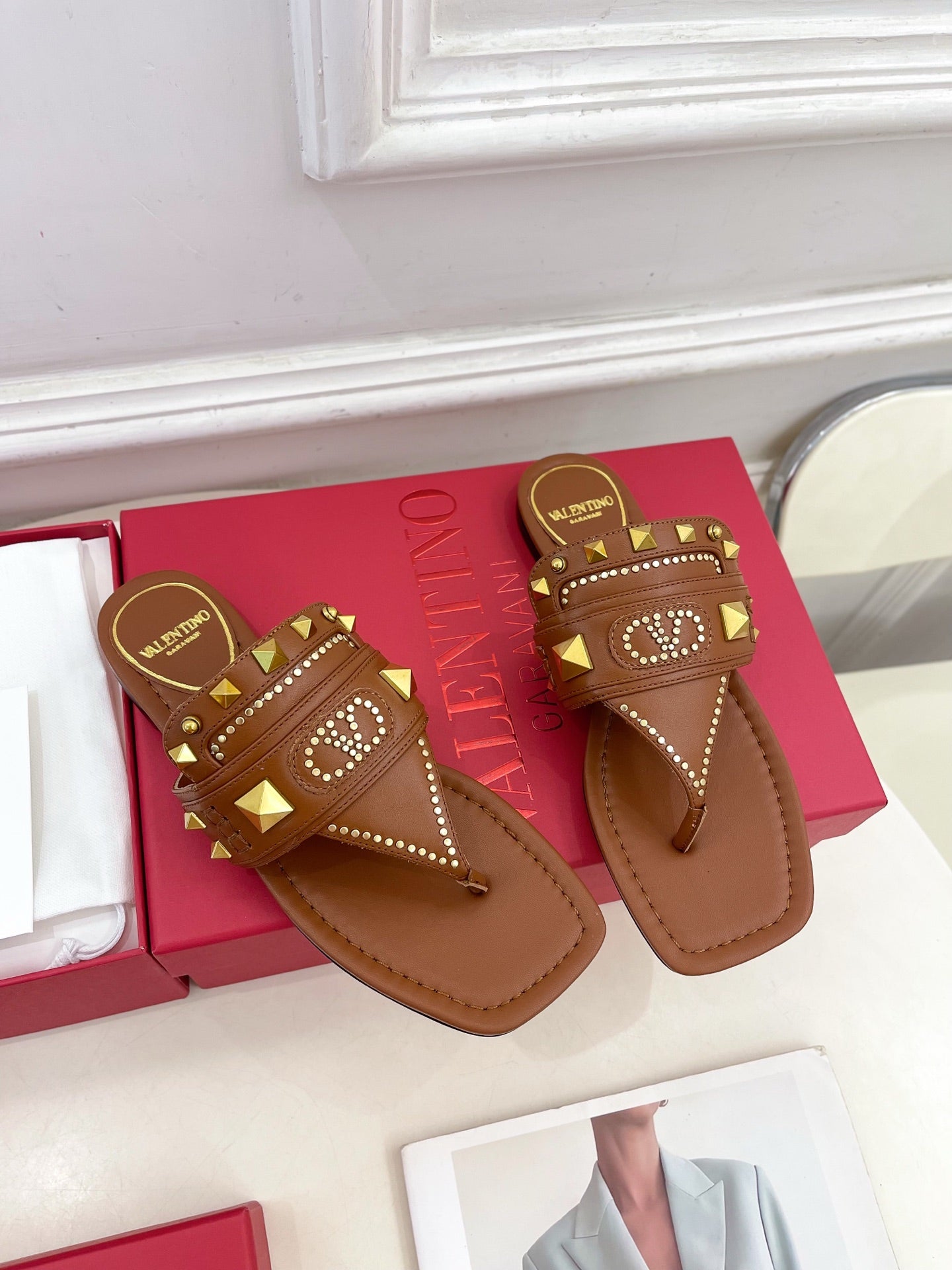 Plaster Caster Buffalo Thong Sandal Tan Calfskin And Cowhide 307477