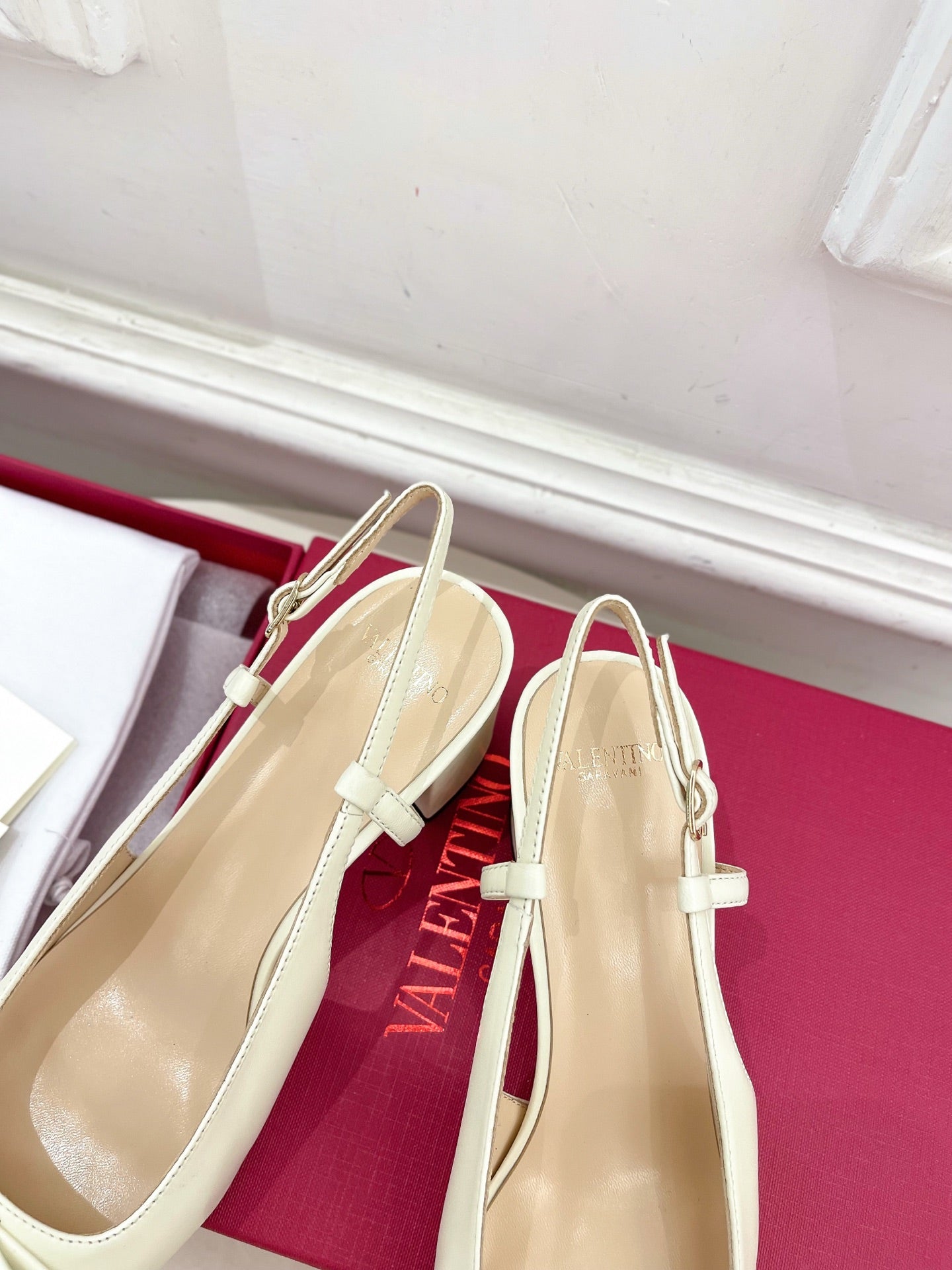 Valet Du Roi Slingback Pumps 60mm White Tan Goatskin 307479