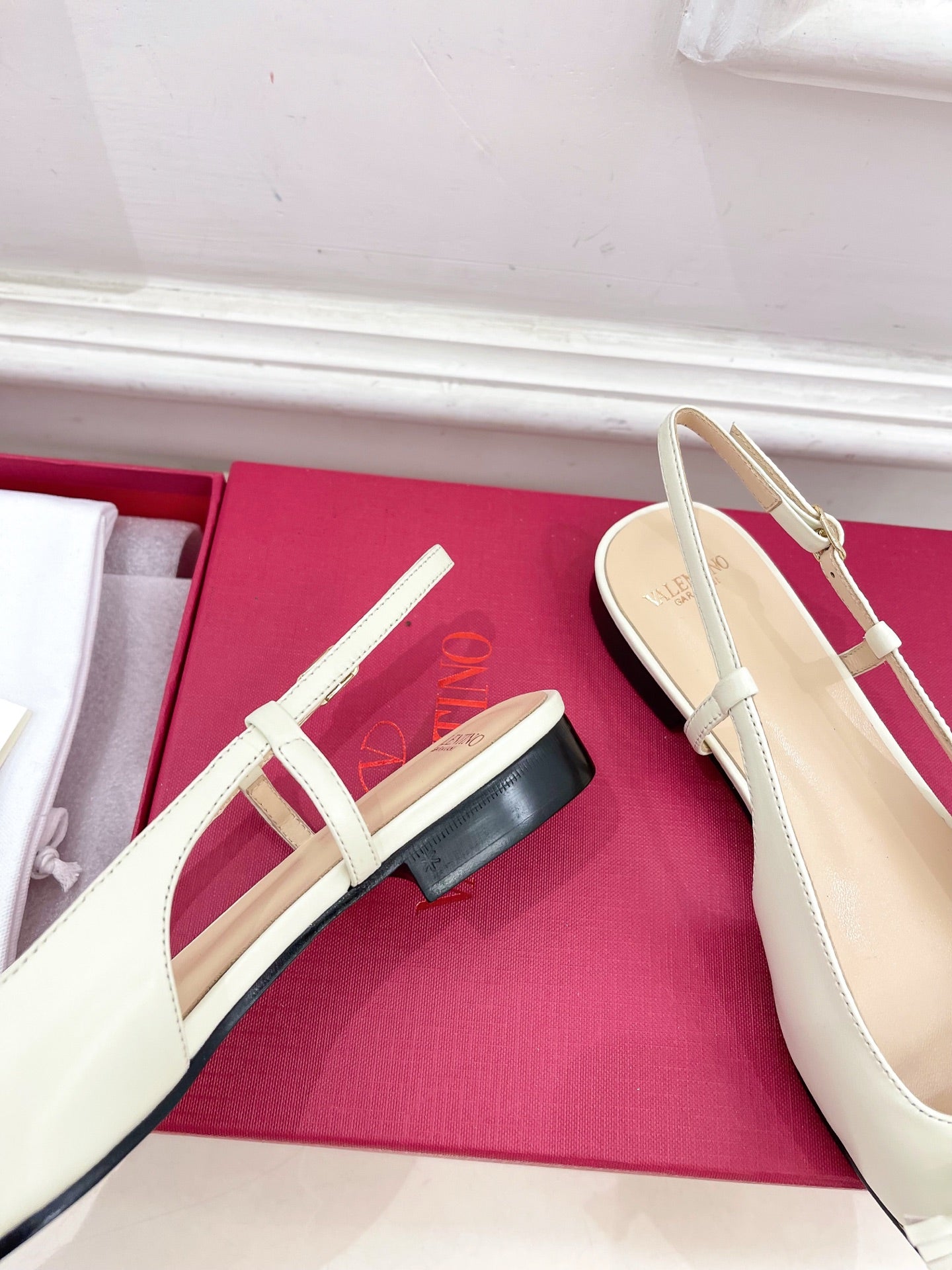 Valet Du Roi Slingback Pumps 20mm White Tan Goatskin 307482