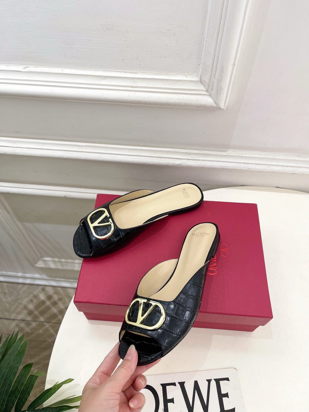Vlogo Slides Black Croc-Embossed Leather 746265