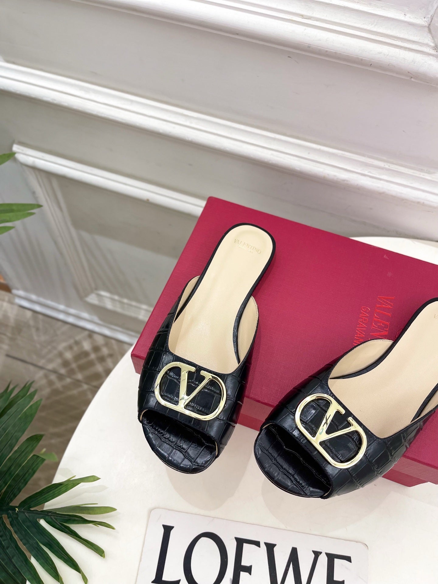 Vlogo Slides Black Croc-Embossed Leather 746265