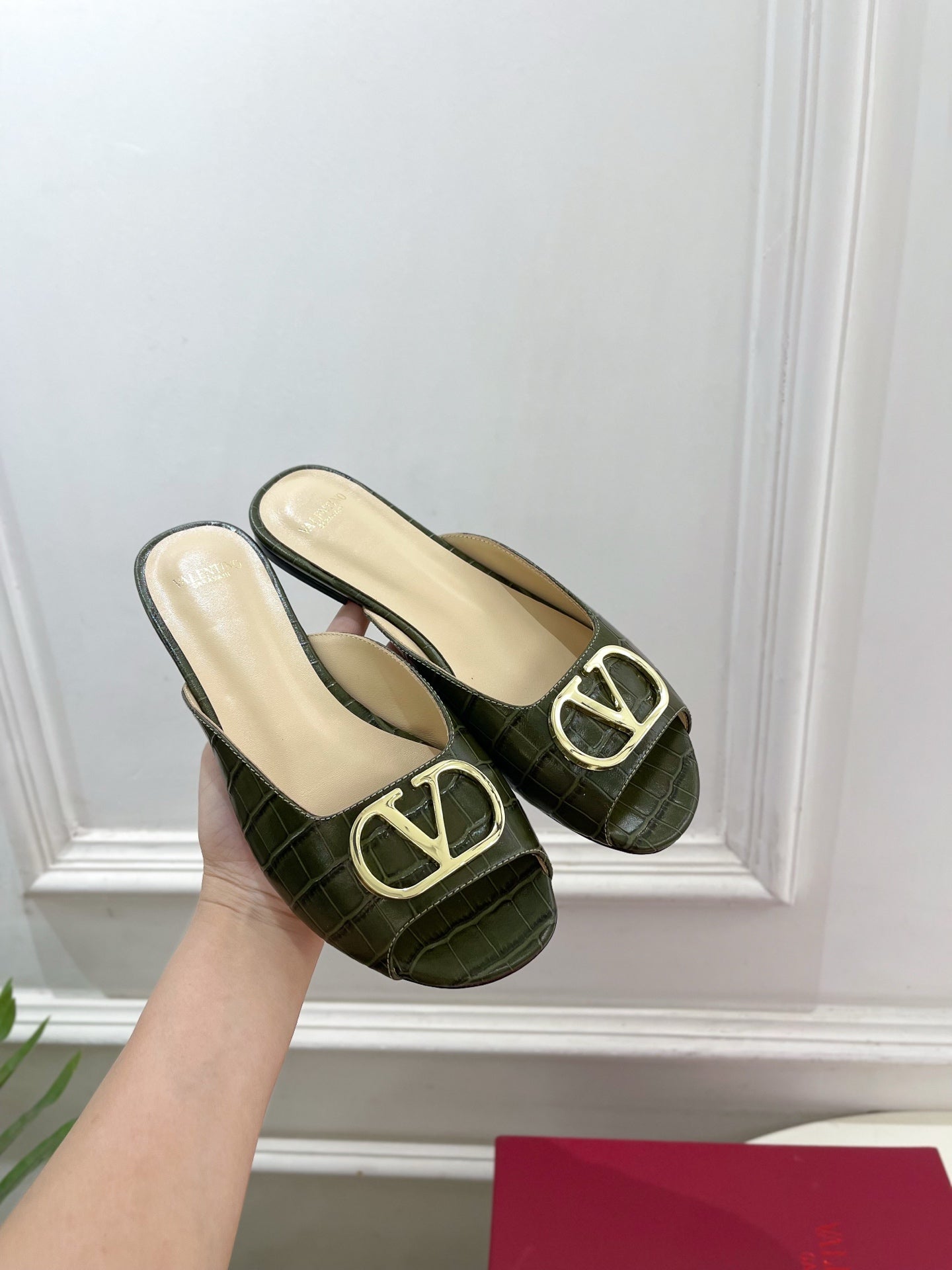 Vlogo Slides Green Croc-Embossed Leather 746269