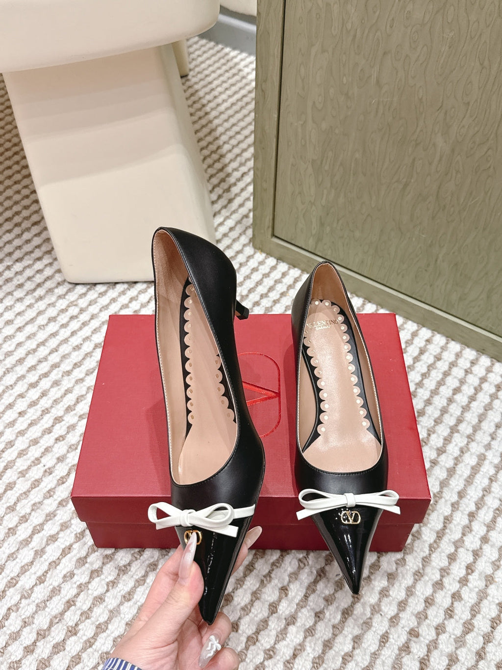 VT 26s Pump 45 Black Genuine Leather 612251