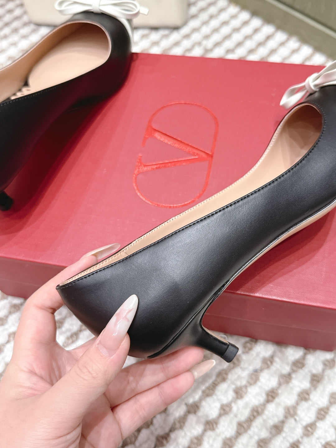 VT 26s Pump 45 Black Genuine Leather 612251
