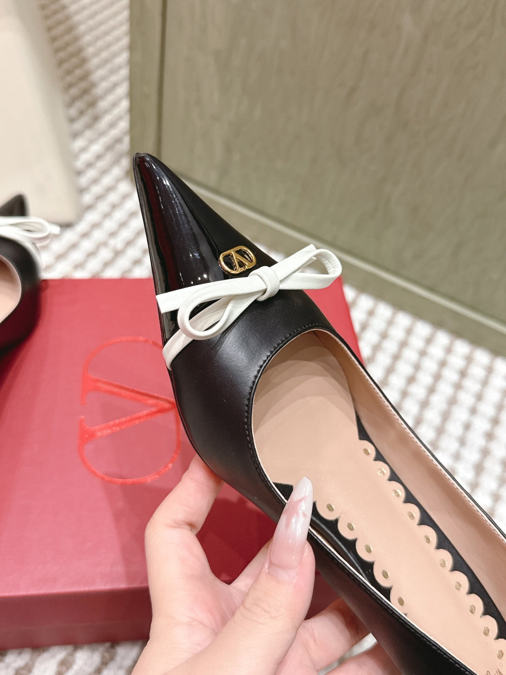 VT 26s Pump 45 Black Genuine Leather 612251